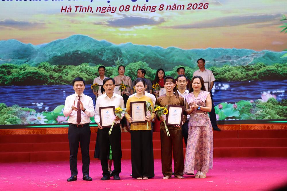 Trao giải Cuộc thi Đại sứ Văn hóa đọc và Liên hoan Dân ca Ví, Giặm năm 2026 - Ảnh 8. Trao giải Cuộc thi Đại sứ Văn hóa đọc và Liên hoan Dân ca Ví, Giặm năm 2026 - Ảnh 8.