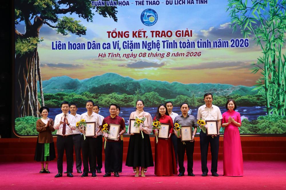Trao giải Cuộc thi Đại sứ Văn hóa đọc và Liên hoan Dân ca Ví, Giặm năm 2026 - Ảnh 2. Trao giải Cuộc thi Đại sứ Văn hóa đọc và Liên hoan Dân ca Ví, Giặm năm 2026 - Ảnh 2.