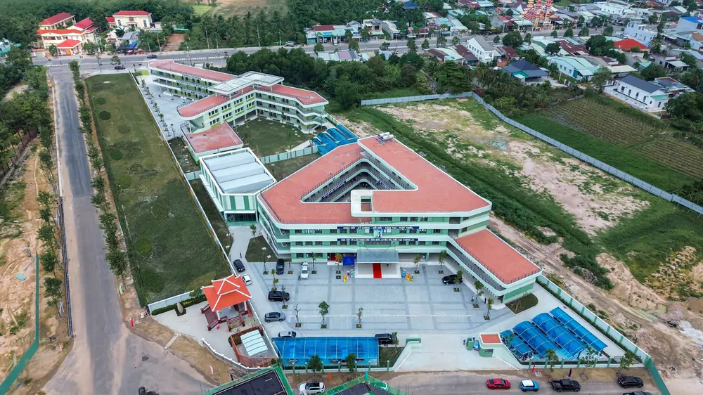 Đưa vào sử dụng 2 trường học hiện đại trước thềm năm học mới - Ảnh 2. Đưa vào sử dụng 2 trường học hiện đại trước thềm năm học mới - Ảnh 2.