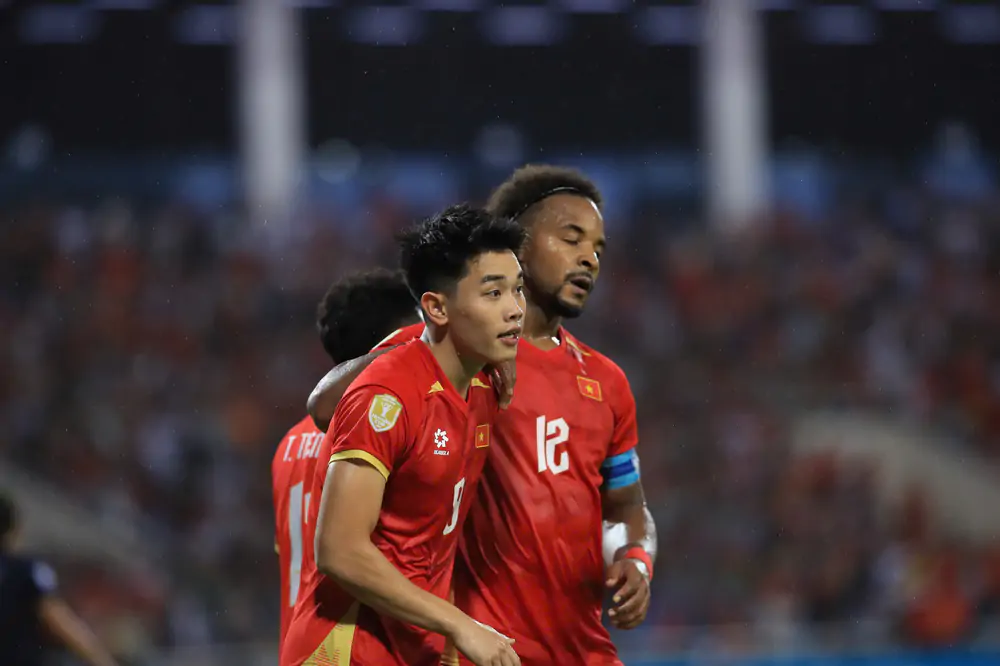 Báo Malaysia âu lo trước bán kết ASEAN Cup: Đội tuyển Việt Nam trở thành thử thách cực đại - Ảnh 1. Báo Malaysia âu lo trước bán kết ASEAN Cup: Đội tuyển Việt Nam trở thành thử thách cực đại - Ảnh 1.