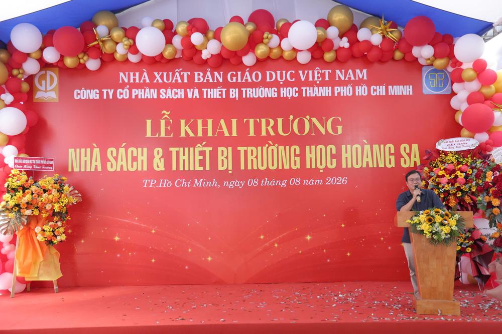 Khai trương Nhà sách và Thiết bị trường học Hoàng Sa - Đồng hành cùng giáo dục và cộng đồng - Ảnh 1. Khai trương Nhà sách và Thiết bị trường học Hoàng Sa - Đồng hành cùng giáo dục và cộng đồng - Ảnh 1.