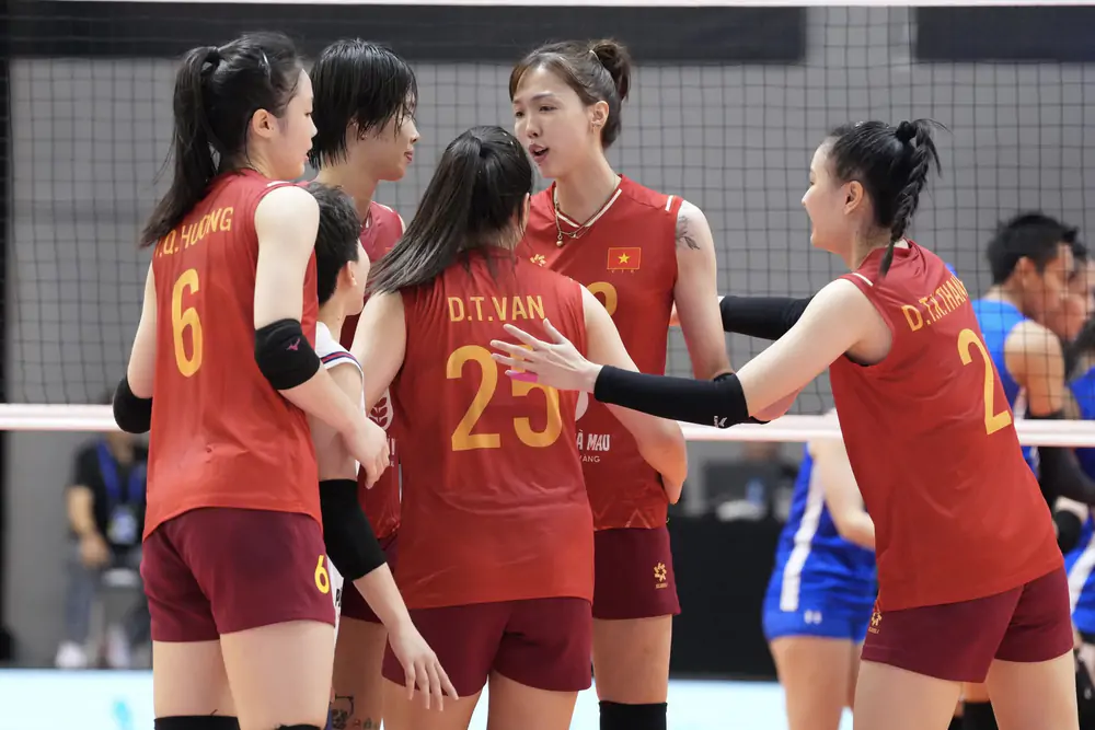 Thua cả Indonesia lẫn Philippines, bị trừ hơn 10 điểm và văng khỏi top 30 thế giới. Tuyển Việt Nam chỉ được rất ít nhưng đã mất rất nhiều ở chặng 2 SEA V.Cup 2026. Ảnh: SAVA Thua cả Indonesia lẫn Philippines, bị trừ hơn 10 điểm và văng khỏi top 30 thế giới. Tuyển Việt Nam chỉ được rất ít nhưng đã mất rất nhiều ở chặng 2 SEA V.Cup 2026. Ảnh: SAVA