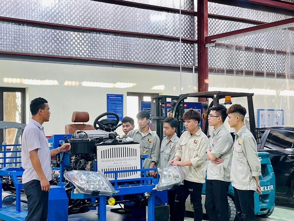 Giáo dục trước thềm năm học mới: Tái cấu trúc mạng lưới, đổi mới tư duy quản trị - Ảnh 2. Giáo dục trước thềm năm học mới: Tái cấu trúc mạng lưới, đổi mới tư duy quản trị - Ảnh 2.