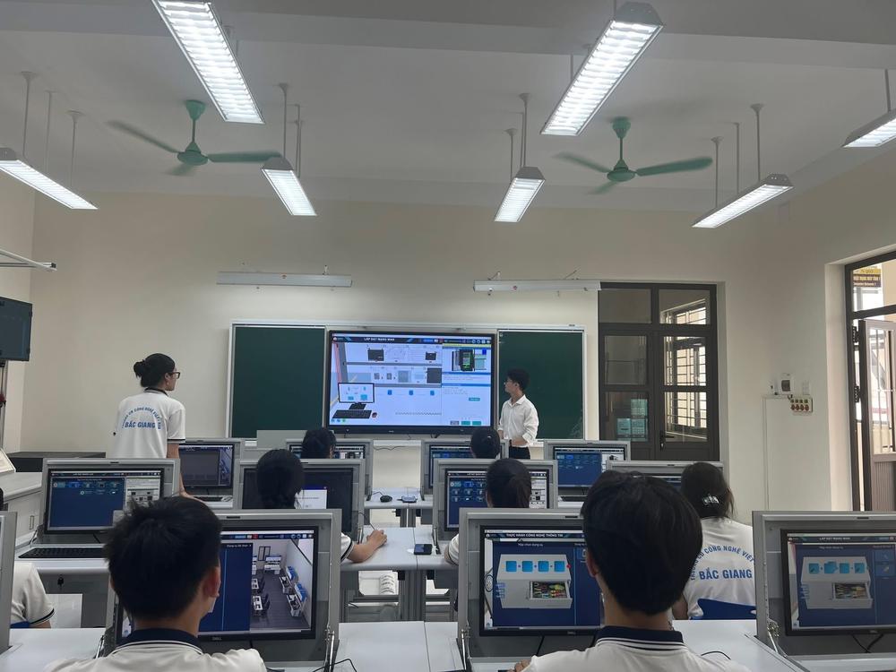 Giáo dục trước thềm năm học mới: Tái cấu trúc mạng lưới, đổi mới tư duy quản trị - Ảnh 1. Giáo dục trước thềm năm học mới: Tái cấu trúc mạng lưới, đổi mới tư duy quản trị - Ảnh 1.