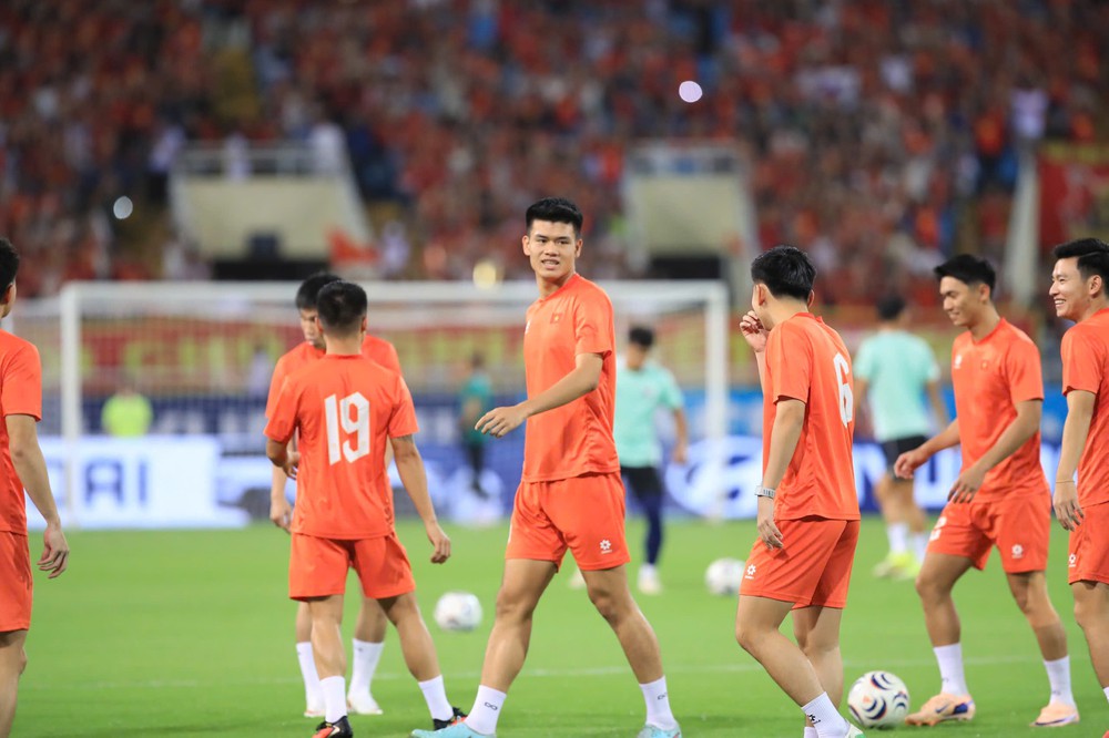 Vừa vô địch, HLV Kim Sang Sik đã lại đi tìm cầu thủ - Ảnh 2.