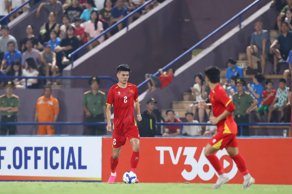 Cựu "sao trẻ" HAGL có thêm bài học đắt giá ở U20 Việt Nam - Ảnh 1. Cựu "sao trẻ" HAGL có thêm bài học đắt giá ở U20 Việt Nam - Ảnh 1.