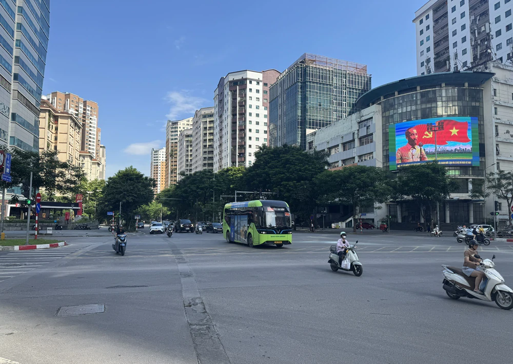 Giao thông trung tâm Thủ đô khá thông thoáng trong ngày nghỉ Lễ - Ảnh 3. Giao thông trung tâm Thủ đô khá thông thoáng trong ngày nghỉ Lễ - Ảnh 3.