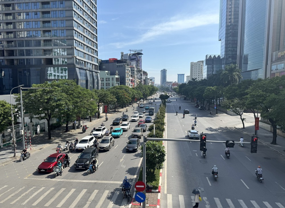 Giao thông trung tâm Thủ đô khá thông thoáng trong ngày nghỉ Lễ - Ảnh 1. Giao thông trung tâm Thủ đô khá thông thoáng trong ngày nghỉ Lễ - Ảnh 1.
