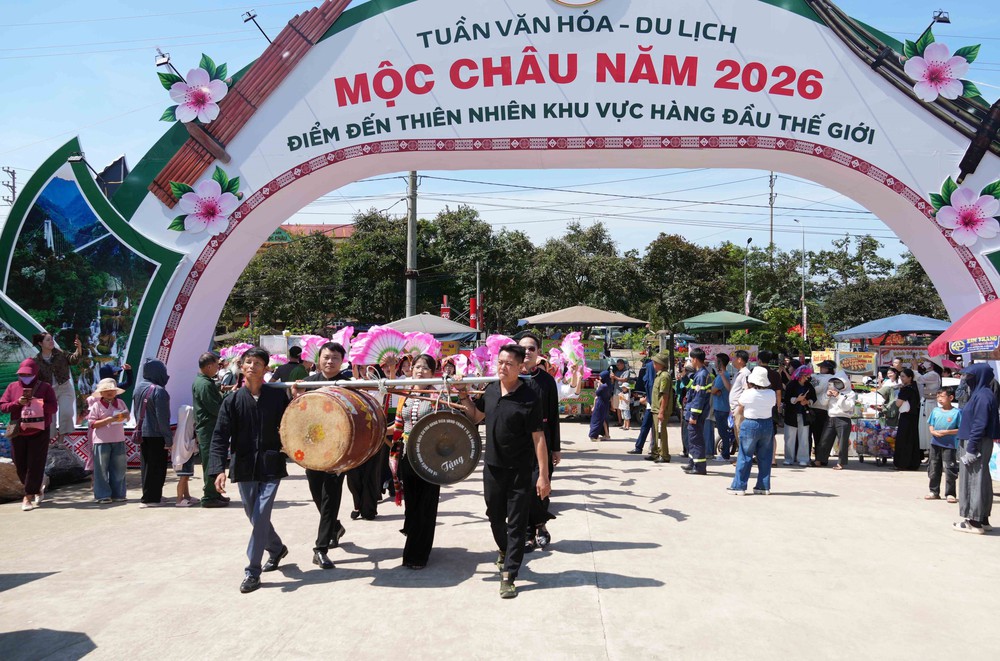 Đặc sắc chương trình nghệ thuật "Mộc Châu - Tiếng gọi mùa yêu" - Ảnh 1. Đặc sắc chương trình nghệ thuật "Mộc Châu - Tiếng gọi mùa yêu" - Ảnh 1.