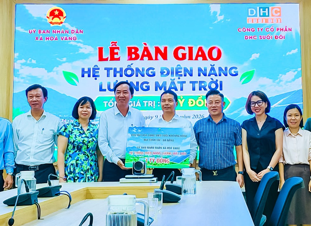Hòa Vang tiếp nhận hệ thống điện năng lượng mặt trời trị giá 1 tỷ đồng - Ảnh 1. Hòa Vang tiếp nhận hệ thống điện năng lượng mặt trời trị giá 1 tỷ đồng - Ảnh 1.