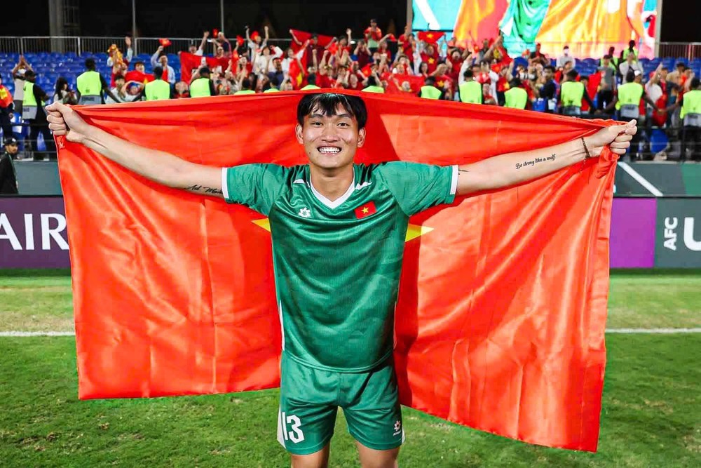 U23 Việt Nam thiếu thủ môn trước ngày lên đường dự ASIAD 2026 - Ảnh 1. U23 Việt Nam thiếu thủ môn trước ngày lên đường dự ASIAD 2026 - Ảnh 1.