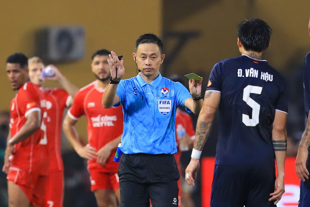 V-League quyết liệt thay đổi để bóng đá Việt Nam tiến xa - Ảnh 1. V-League quyết liệt thay đổi để bóng đá Việt Nam tiến xa - Ảnh 1.