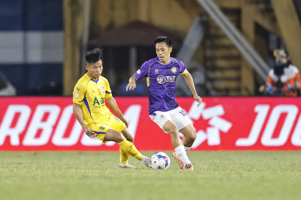 Lịch thi đấu bóng đá hôm nay 12/9:n Trực tiếp Hà Nội vs Sông Lam Nghệ An - Ảnh 1. Lịch thi đấu bóng đá hôm nay 12/9:n Trực tiếp Hà Nội vs Sông Lam Nghệ An - Ảnh 1.