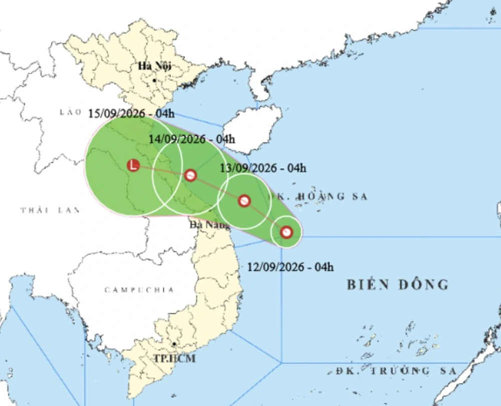Áp thấp nhiệt đới hướng về Hà Tĩnh - Quảng Trị, Trung Bộ mưa rất to - Ảnh 2.