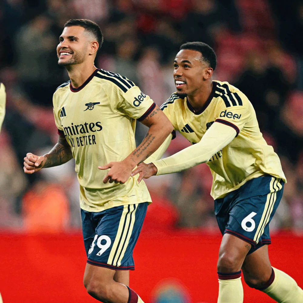 David Raya hóa người hùng, Arsenal toàn thắng 4 trận đầu mùa - Ảnh 1. David Raya hóa người hùng, Arsenal toàn thắng 4 trận đầu mùa - Ảnh 1.