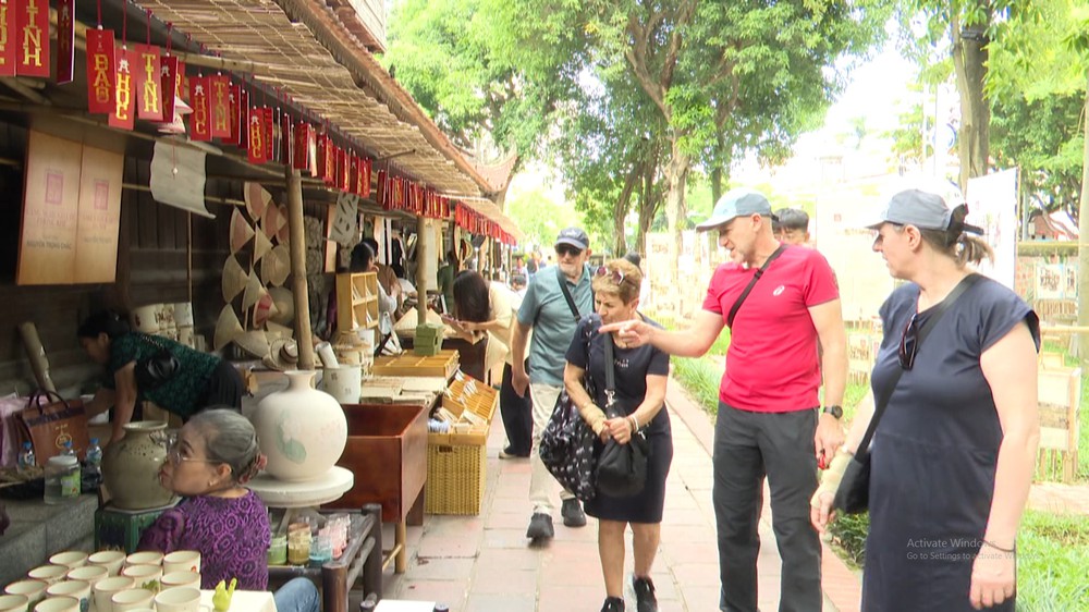 Tinh hoa làng nghề 3 miền Cố đô tại Festival Thăng Long - Hà Nội - Ảnh 5. Tinh hoa làng nghề 3 miền Cố đô tại Festival Thăng Long - Hà Nội - Ảnh 5.