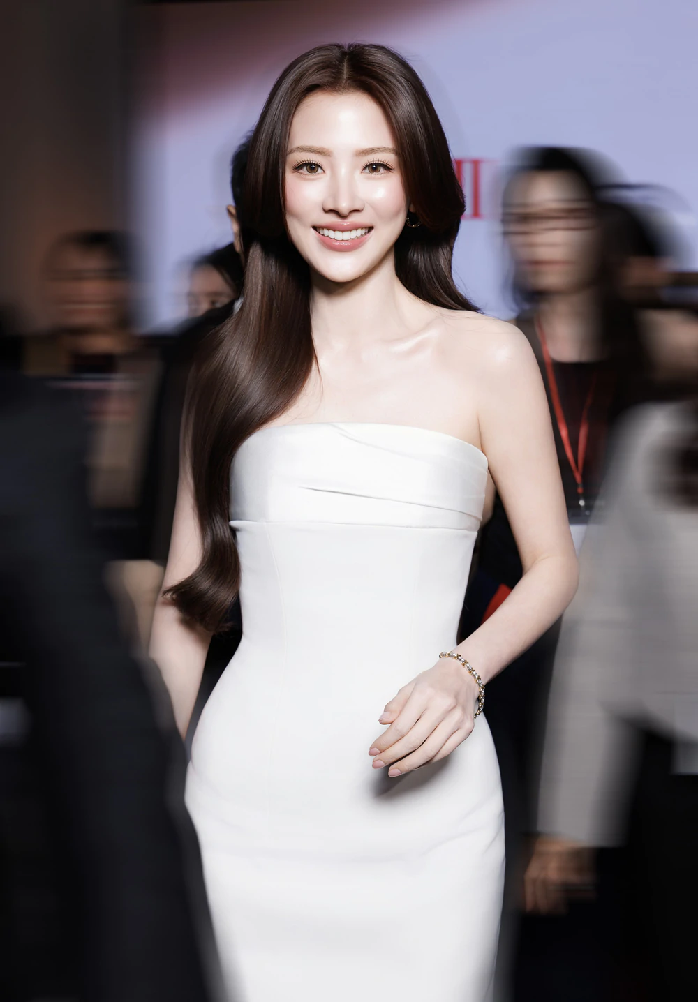 Baifern được fan chào đón nồng nhiệt khi quay trở lại Việt Nam - Ảnh 3. Baifern được fan chào đón nồng nhiệt khi quay trở lại Việt Nam - Ảnh 3.