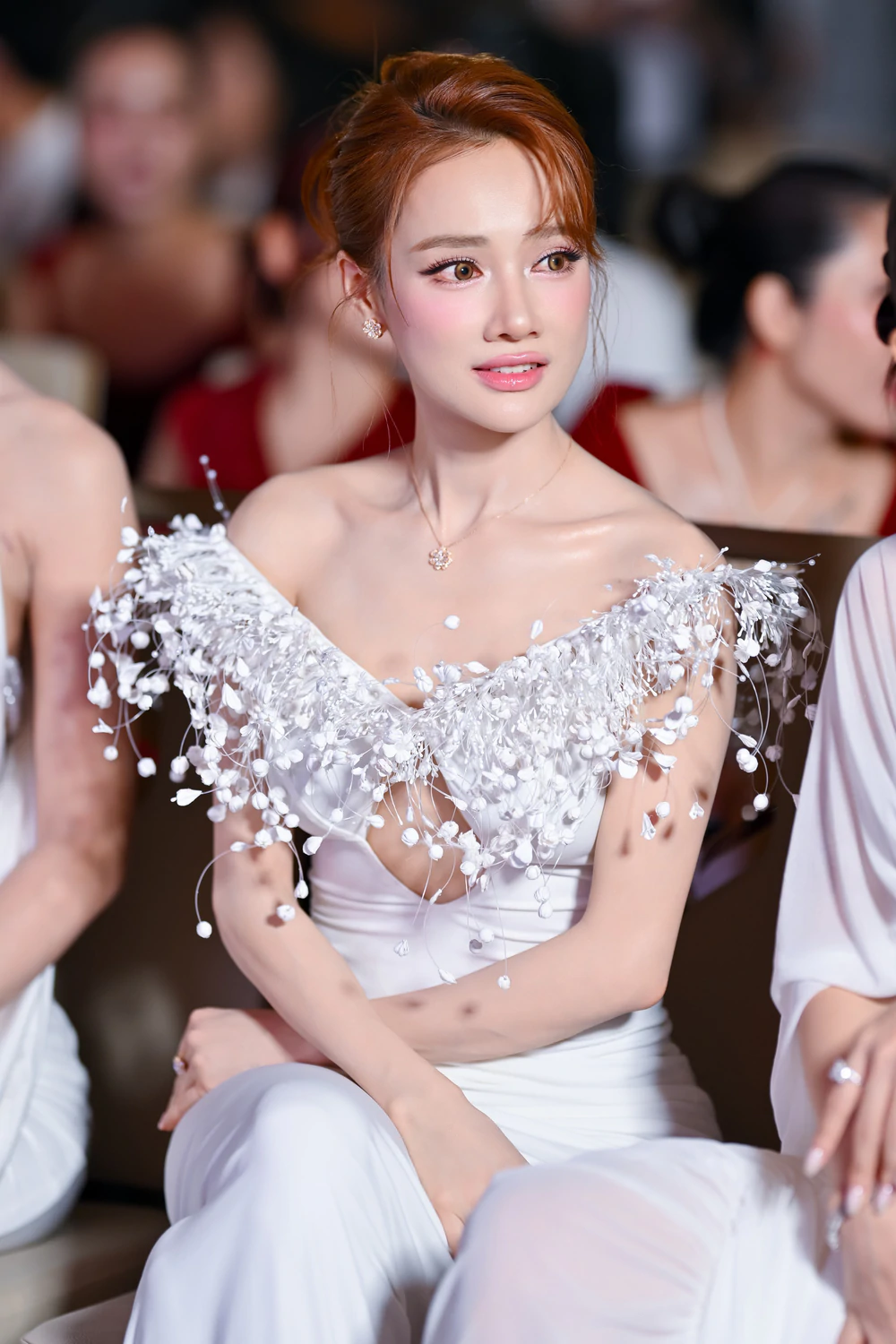 Baifern được fan chào đón nồng nhiệt khi quay trở lại Việt Nam - Ảnh 7. Baifern được fan chào đón nồng nhiệt khi quay trở lại Việt Nam - Ảnh 7.