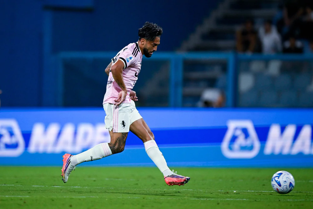 Thủng lưới phút 90+4, Juventus thua trên sân khách  - Ảnh 1.