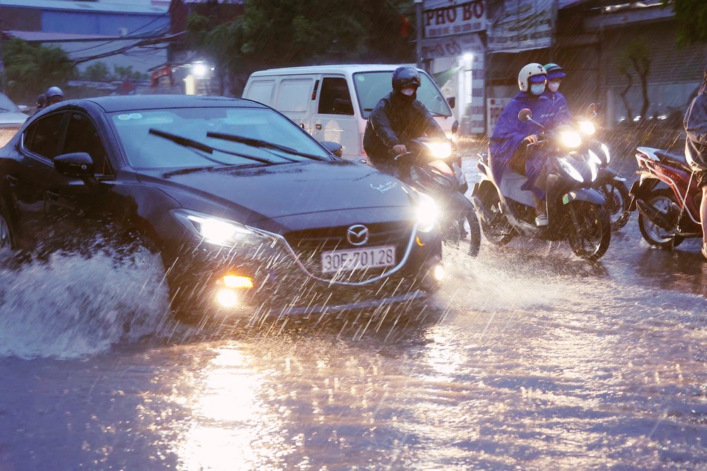 Thời tiết ngày và đêm 14/9: Bắc Bộ và Bắc Trung Bộ mưa to, dông - Ảnh 1. Thời tiết ngày và đêm 14/9: Bắc Bộ và Bắc Trung Bộ mưa to, dông - Ảnh 1.