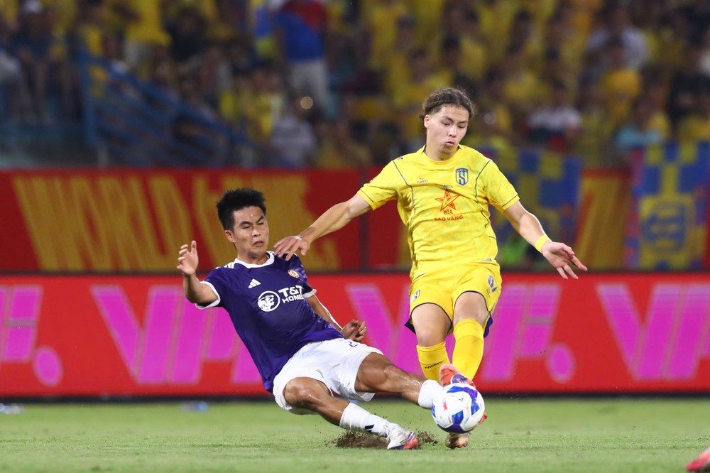 Vòng 2 LPBank V-League 2026/27: Những cú ngã báo động và cuộc đua bắt đầu nóng - Ảnh 1. Vòng 2 LPBank V-League 2026/27: Những cú ngã báo động và cuộc đua bắt đầu nóng - Ảnh 1.