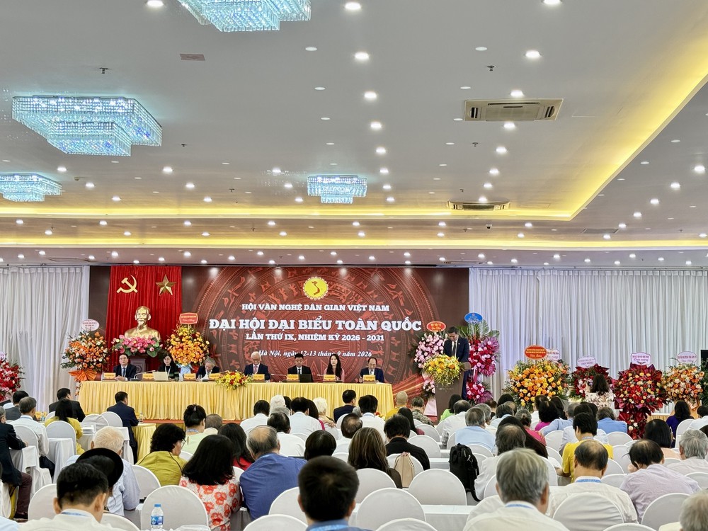 Giáo sư, Tiến sĩ Lê Hồng Lý tái đắc cử Chủ tịch Hội Văn nghệ dân gian Việt Nam lần thứ IX - Ảnh 1.