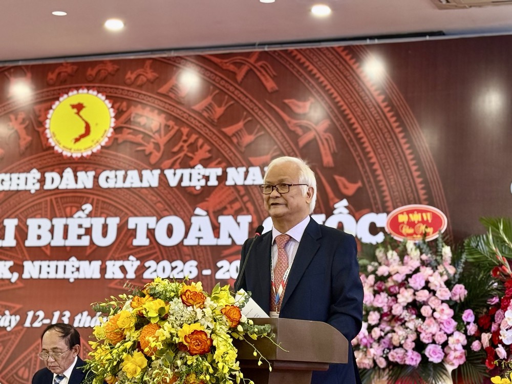 Giáo sư, Tiến sĩ Lê Hồng Lý tái đắc cử Chủ tịch Hội Văn nghệ dân gian Việt Nam lần thứ IX - Ảnh 3.