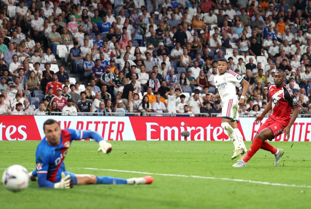 Vòng 6 La Liga, Elche – Real Madrid (02h30, ngày 16/9, sân Valero): Trượt chân là ngã trước Barcelona! - Ảnh 1. Vòng 6 La Liga, Elche – Real Madrid (02h30, ngày 16/9, sân Valero): Trượt chân là ngã trước Barcelona! - Ảnh 1.