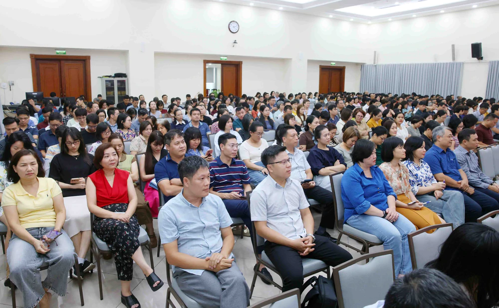Nghị quyết số 25-NQ/TW: Công tác tư tưởng phát huy vai trò mở đường trong kỷ nguyên phát triển mới - Ảnh 4. Nghị quyết số 25-NQ/TW: Công tác tư tưởng phát huy vai trò mở đường trong kỷ nguyên phát triển mới - Ảnh 4.