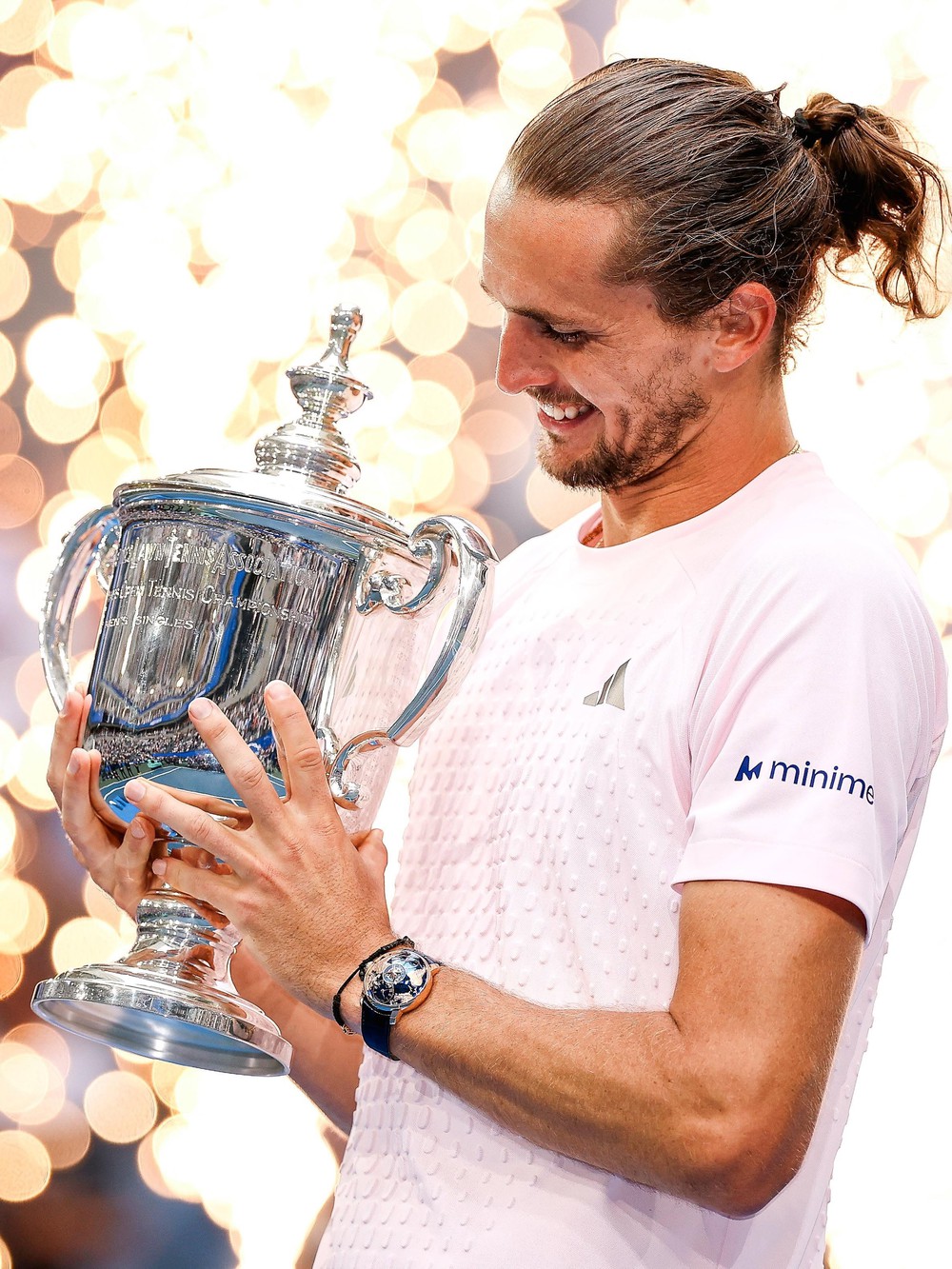 Zverev áp sát ngôi số 1 ATP sau khi vô địch US Open 2026. Ảnh: FBNV
