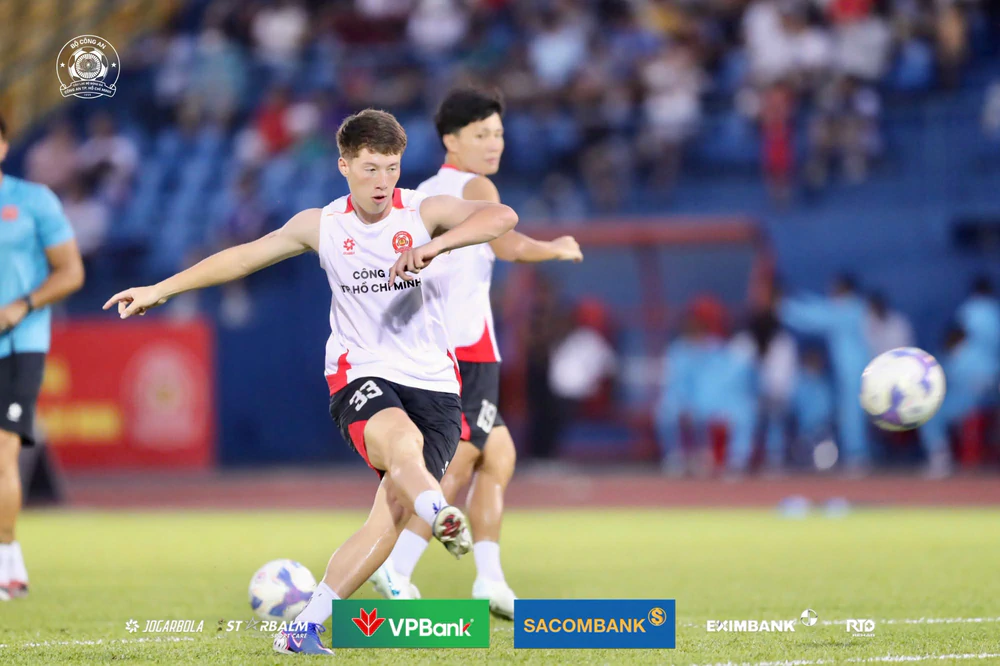 AFC Asian Cup 2027 và giấc mơ World Cup 2030: Thêm sức bật cho ĐTVN từ dàn Việt kiều chất lượng - Ảnh 1. AFC Asian Cup 2027 và giấc mơ World Cup 2030: Thêm sức bật cho ĐTVN từ dàn Việt kiều chất lượng - Ảnh 1.