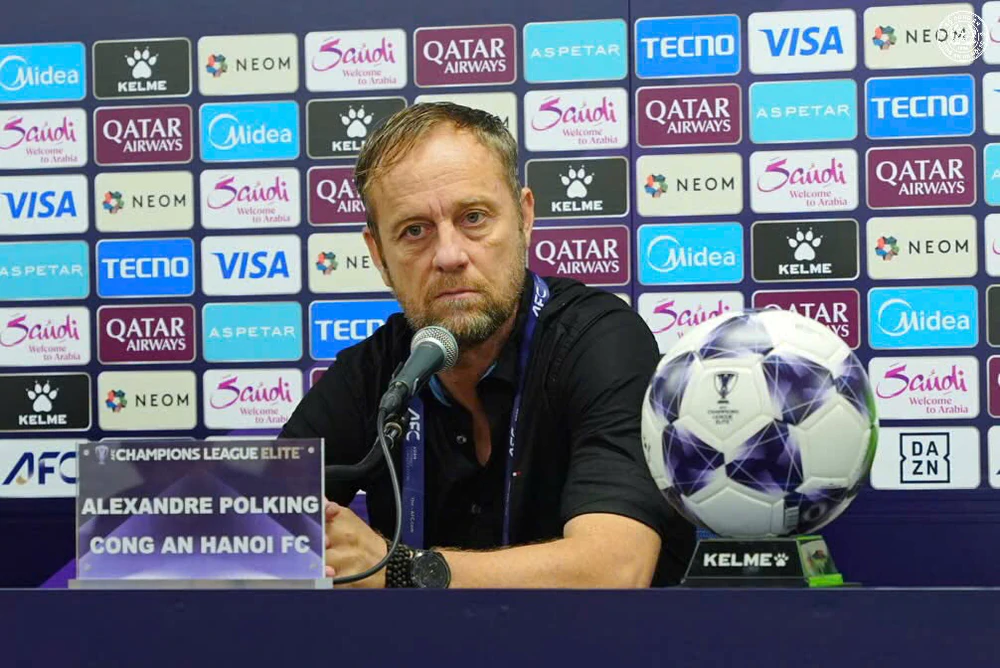 HLV Polking: 'Chúng tôi tự hào vì đã dám chơi sòng phẳng trước Gamba Osaka' - Ảnh 1. HLV Polking: 'Chúng tôi tự hào vì đã dám chơi sòng phẳng trước Gamba Osaka' - Ảnh 1.