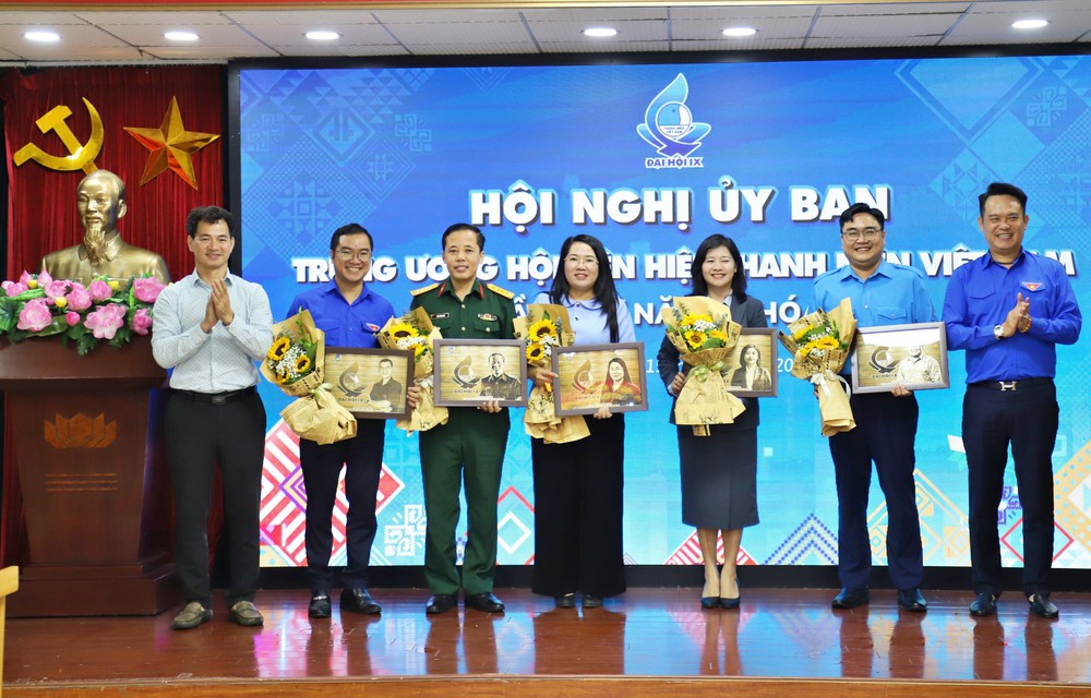 Đồng chí Nguyễn Kim Quy giữ chức Chủ tịch Hội Liên hiệp Thanh niên Việt Nam khóa IX - Ảnh 5. Đồng chí Nguyễn Kim Quy giữ chức Chủ tịch Hội Liên hiệp Thanh niên Việt Nam khóa IX - Ảnh 5.