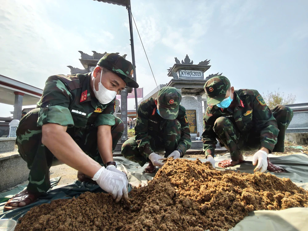 Đà Nẵng hoàn thành lấy mẫu ADN gần 26.000 mộ liệt sĩ - Ảnh 3.