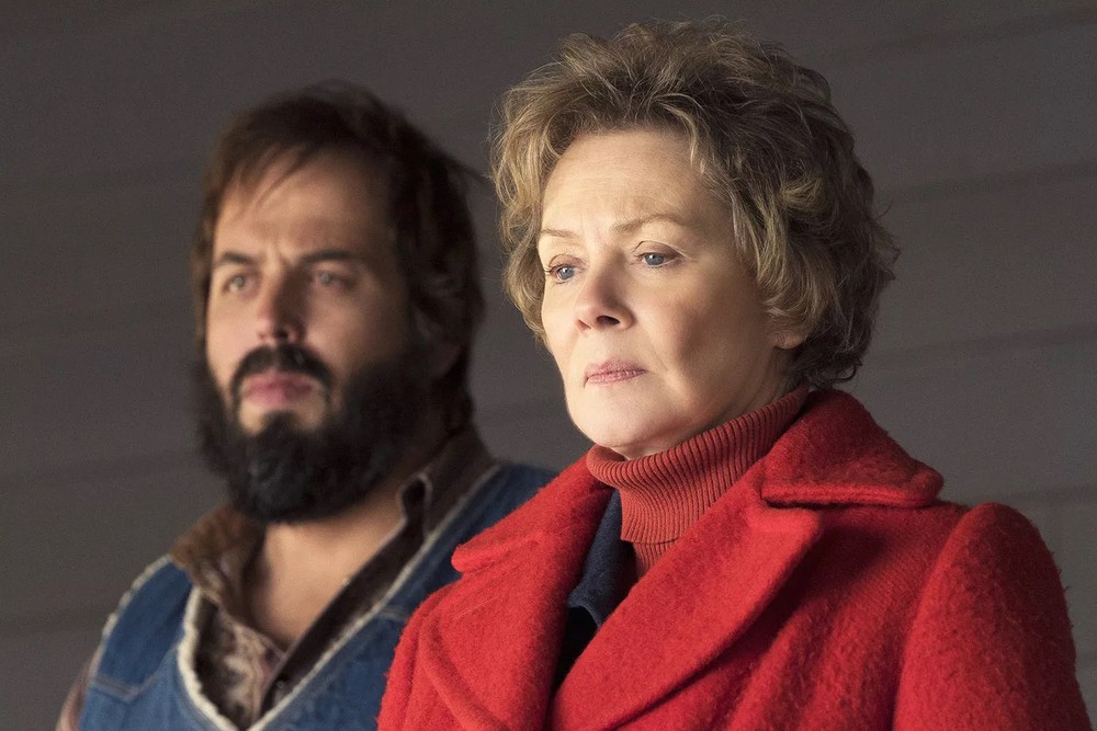 Jean Smart làm nên lịch sử giải Emmy với 5 lần liên tiếp thắng giải nhờ "Hacks" - Ảnh 8. Jean Smart làm nên lịch sử giải Emmy với 5 lần liên tiếp thắng giải nhờ "Hacks" - Ảnh 8.