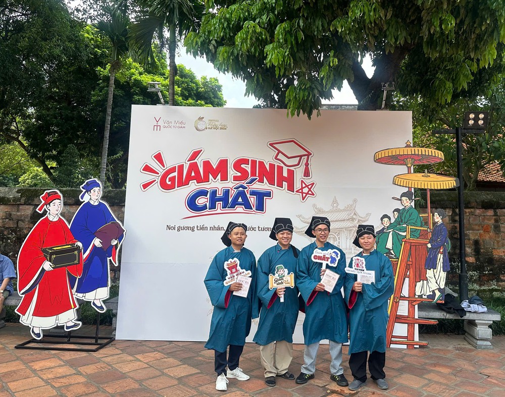 "Dòng chảy di sản" tại Văn Miếu - Quốc Tử Giám (kỳ 3 & hết): Trải nghiệm làm Giám sinh trường Quốc học đầu tiên - Ảnh 1. "Dòng chảy di sản" tại Văn Miếu - Quốc Tử Giám (kỳ 3 & hết): Trải nghiệm làm Giám sinh trường Quốc học đầu tiên - Ảnh 1.