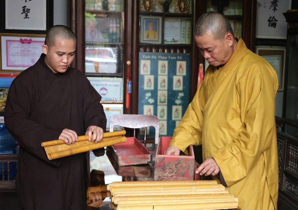 Khám phá ngôi chùa lưu giữ 18 sắc phong cổ, tri ân các tiền nhân khai hoang, giữ nước - Ảnh 3. Khám phá ngôi chùa lưu giữ 18 sắc phong cổ, tri ân các tiền nhân khai hoang, giữ nước - Ảnh 3.