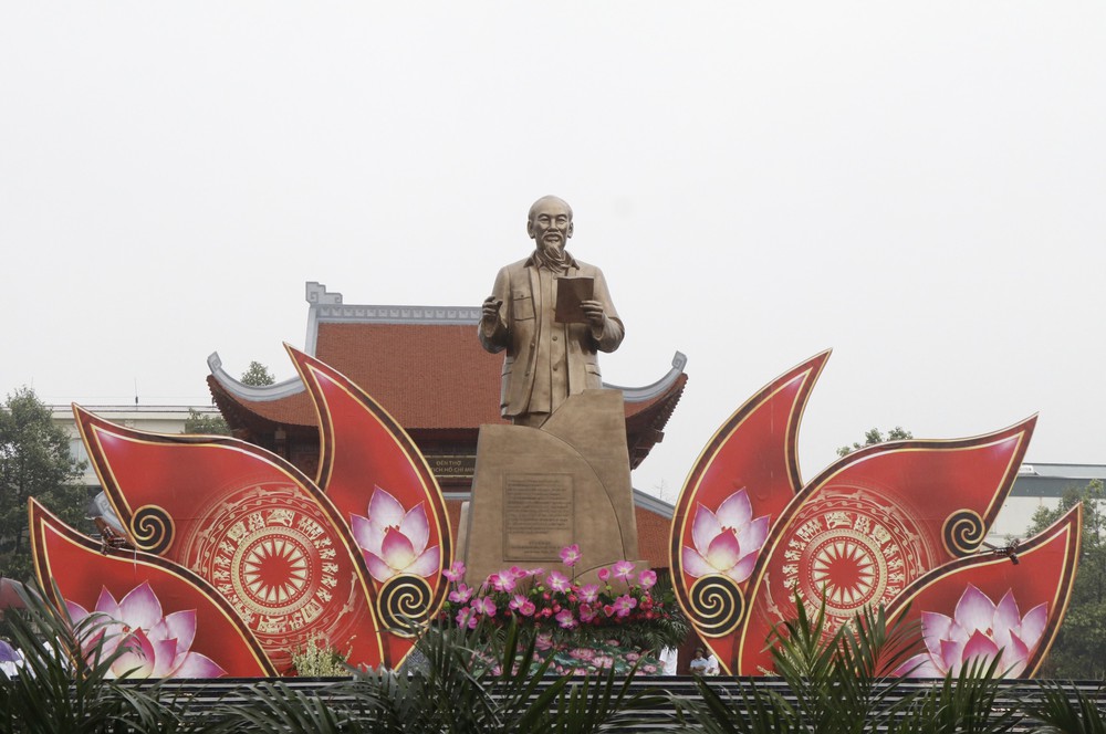 Đền thờ Bác Hồ: Không gian văn hóa, giáo dục truyền thống cho các thế hệ - Ảnh 4.