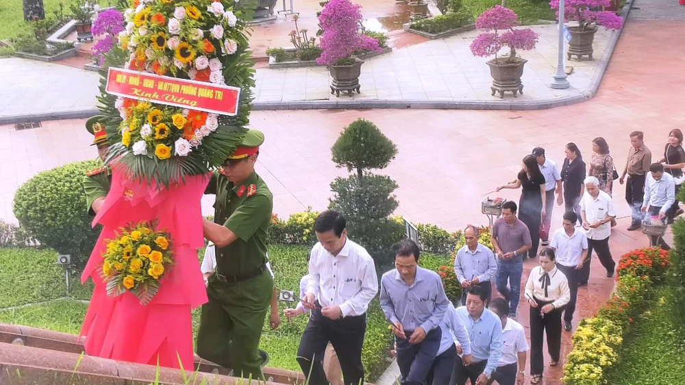 Ngày giỗ chung - Tri ân những người nằm lại Thành cổ Quảng Trị - Ảnh 1.
