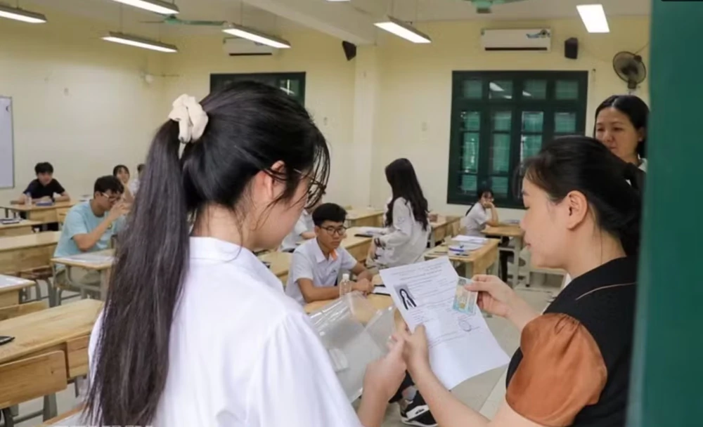 Bộ Giáo dục và Đào tạo dự kiến giảm số phương thức xét tuyển đại học từ năm 2027 - Ảnh 1.