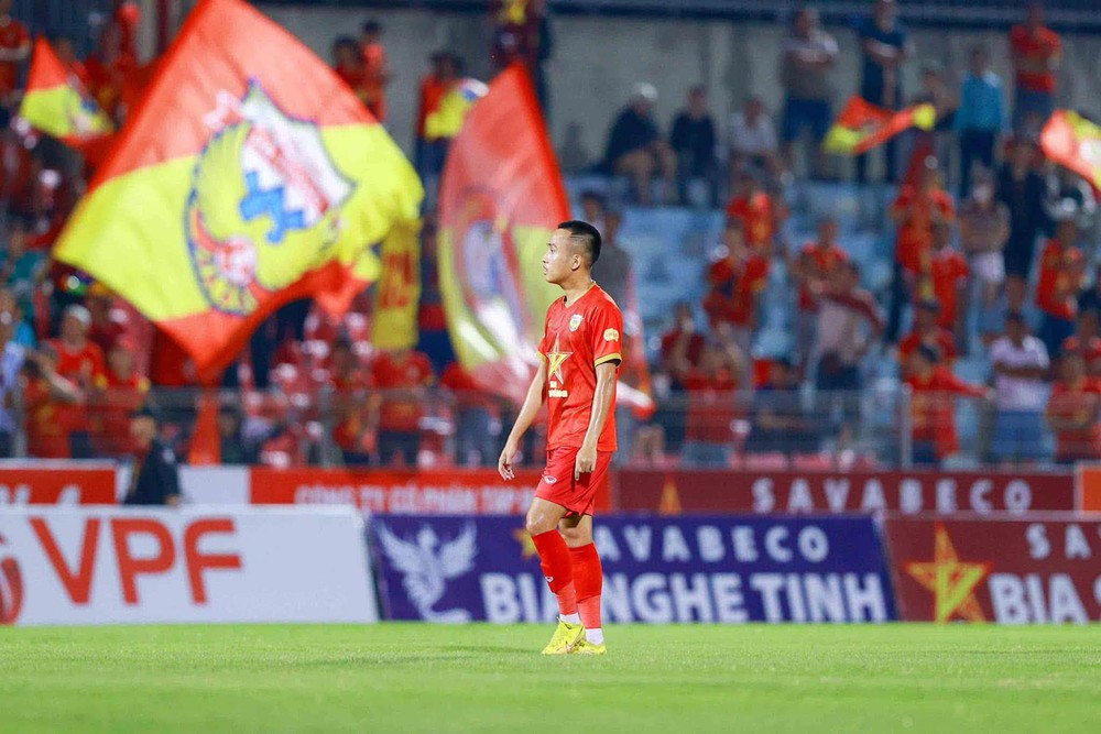 Tin nóng bóng đá Việt hôm nay 18/9: U23 Việt Nam luyện chống bài ném biên; U15 Việt Nam cùng bảng Brunei tại World Cup - Ảnh 4. Tin nóng bóng đá Việt hôm nay 18/9: U23 Việt Nam luyện chống bài ném biên; U15 Việt Nam cùng bảng Brunei tại World Cup - Ảnh 4.