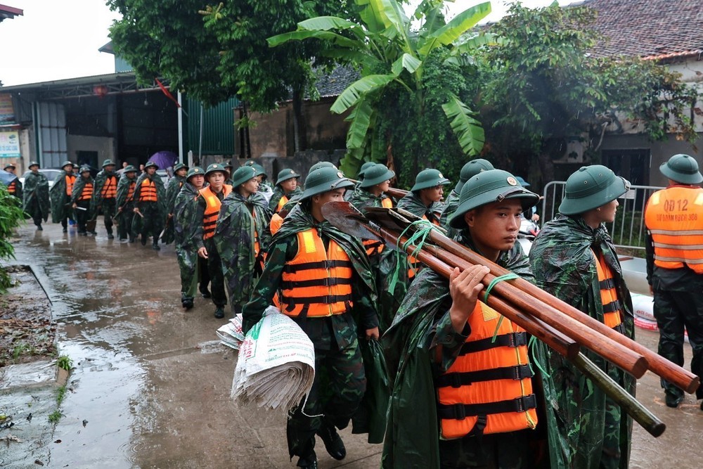 Báo động III trên sông Tích, sông Bùi, thành phố Hà Nội khẩn trương ứng phó với lũ - Ảnh 12. Báo động III trên sông Tích, sông Bùi, thành phố Hà Nội khẩn trương ứng phó với lũ - Ảnh 12.