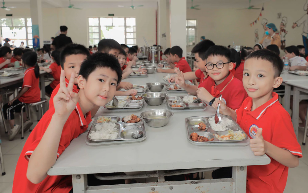 Hà Nội thành lập 4 đoàn kiểm tra liên ngành bữa ăn bán trú cho học sinh - Ảnh 2.