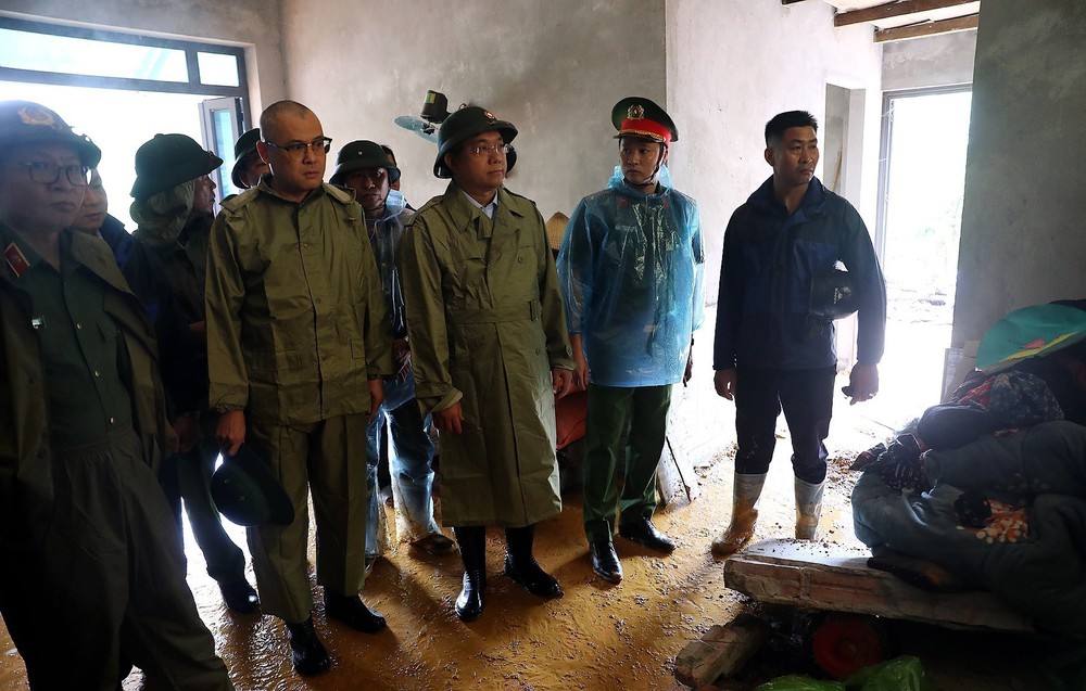 Sạt lở taluy dương làm 3 người chết tại Đà Bắc (Phú Thọ) - Ảnh 1.