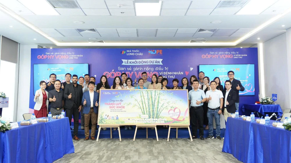 San sẻ gánh nặng chi phí, tiếp sức bệnh nhân ung thư - Ảnh 2. San sẻ gánh nặng chi phí, tiếp sức bệnh nhân ung thư - Ảnh 2.