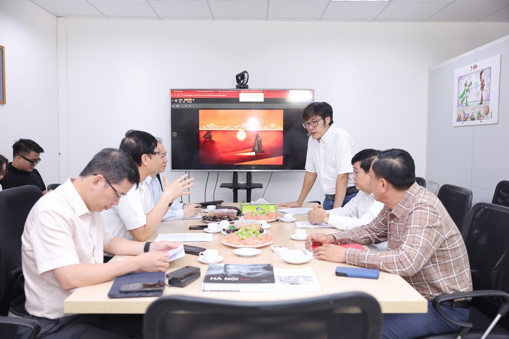 Loạt tranh "Cầu Long Biên" – Ký ức Hà Nội trên sơn mài nhận đề cử Giải thưởng Bùi Xuân Phái 2026 - Ảnh 4. Loạt tranh "Cầu Long Biên" – Ký ức Hà Nội trên sơn mài nhận đề cử Giải thưởng Bùi Xuân Phái 2026 - Ảnh 4.