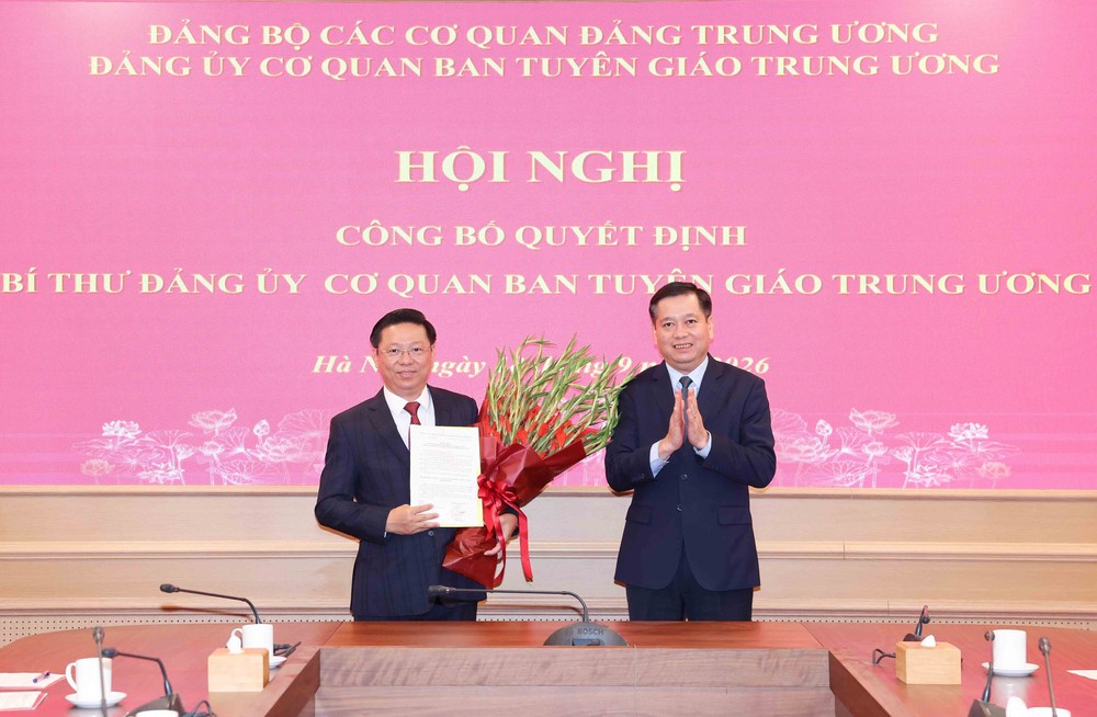 Công bố quyết định chỉ định Bí thư Đảng ủy Cơ quan Ban Tuyên giáo Trung ương - Ảnh 1. Công bố quyết định chỉ định Bí thư Đảng ủy Cơ quan Ban Tuyên giáo Trung ương - Ảnh 1.