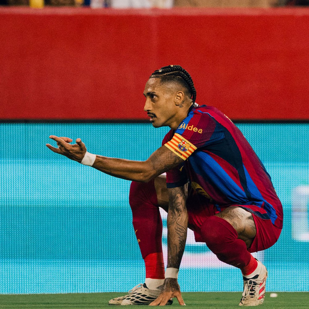 Rafinha lập hat-trick, Barcelona ngược dòng bản lĩnh trước Sevilla, xây chắc ngôi đầu La Liga - Ảnh 1. Rafinha lập hat-trick, Barcelona ngược dòng bản lĩnh trước Sevilla, xây chắc ngôi đầu La Liga - Ảnh 1.