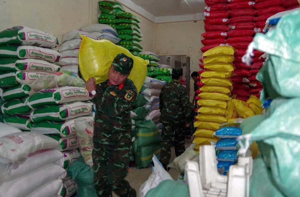Tăng cường bảo đảm an toàn thực phẩm sau mưa lũ - Ảnh 1. Tăng cường bảo đảm an toàn thực phẩm sau mưa lũ - Ảnh 1.