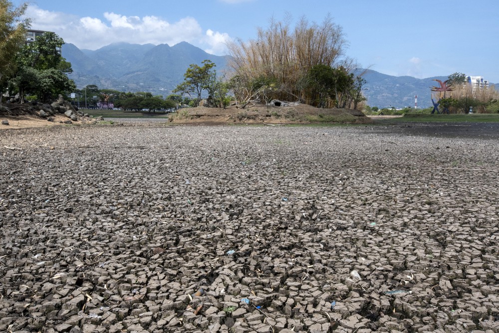 El Niño làm gia tăng nguy cơ thời tiết cực đoan - Ảnh 1. El Niño làm gia tăng nguy cơ thời tiết cực đoan - Ảnh 1.